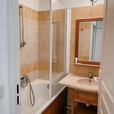 Charmante Maisonette Au Bord Du Lac Avec Piscine *