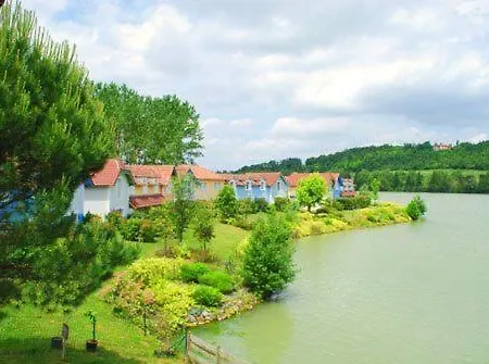 Charmante Maisonette Au Bord Du Lac Avec Piscine * Marciac