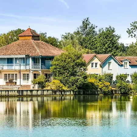 Vakantiehuis Charmante Maisonette Au Bord Du Lac Avec Piscine