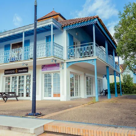 Charmante Maisonette Au Bord Du Lac Avec Piscine *